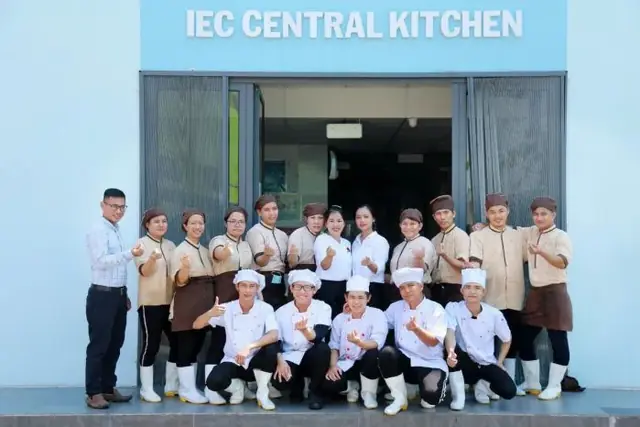 Đội ngũ LG Food tại IEC Central Kitchen